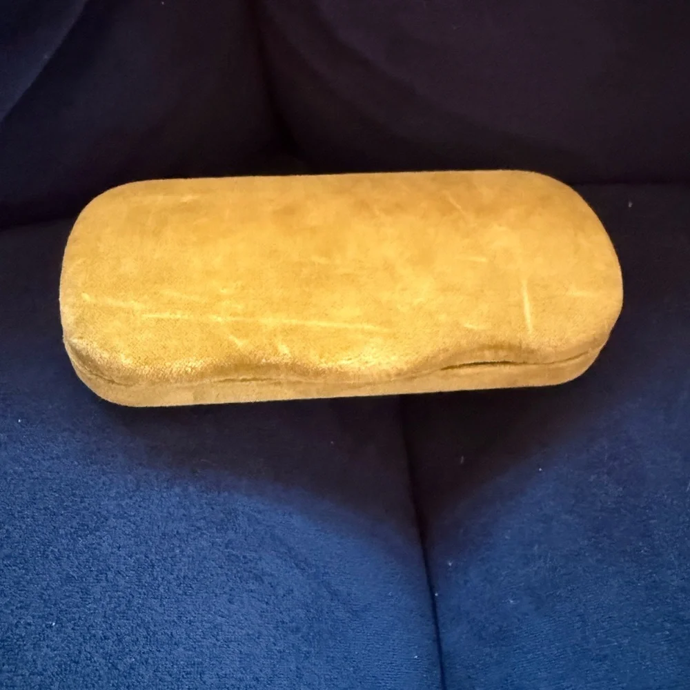 Gucci Tortoiseshell Sunglasses - Picture 5 of 5